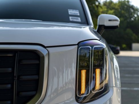 Used 2024 Kia Telluride SX FWD image 11