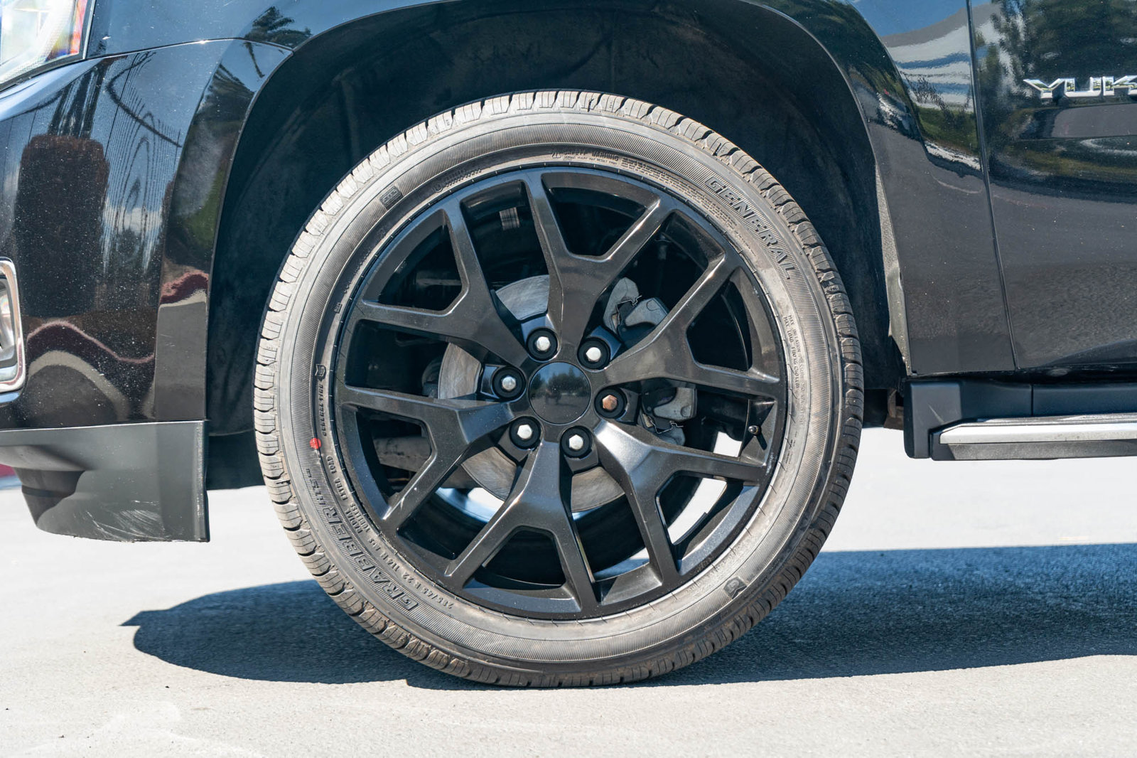 Used 2019 GMC Yukon SLT AWD/4WD image 12