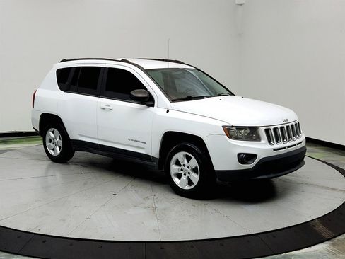 Used 2014 Jeep Compass Sport w/ Power Value Group FWD image 3