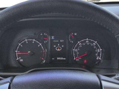 Used 2022 Toyota 4Runner SR5 Premium w/ Moonroof Package RWD image 27