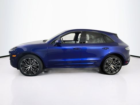 Used 2025 Porsche Macan w/ Premium Package Plus AWD/4WD image 8