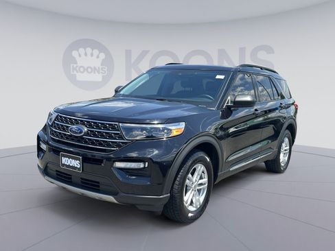 Certified 2022 Ford Explorer XLT w/ Equipment Group 202A AWD/4WD image 1