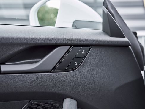 Used 2025 Porsche 911 GT3 w/ Chrono Package image 32