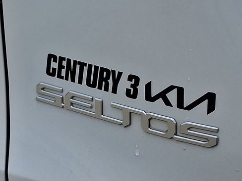 Used 2024 Kia Seltos EX AWD/4WD image 30