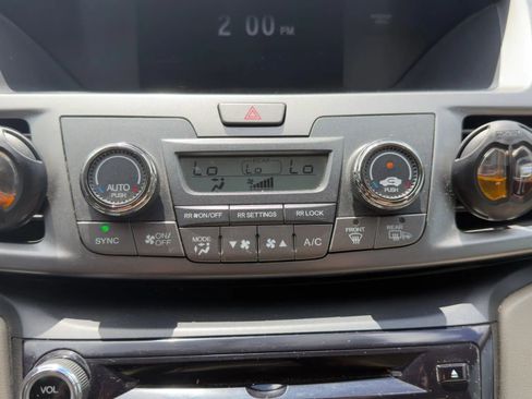 Used 2017 Honda Odyssey SE image 19