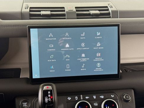 Used 2025 Land Rover Defender 110 S image 14