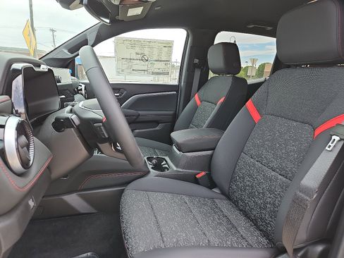 New 2025 Chevrolet Colorado Z71 image 15