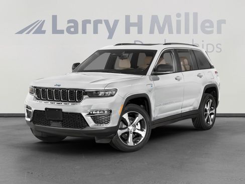 Used 2023 Jeep Grand Cherokee Trailhawk w/ Advanced Protech Group II image 1