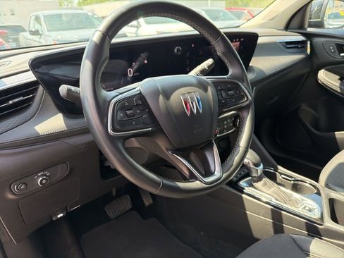 Used 2025 Buick Encore GX Preferred AWD/4WD image 18