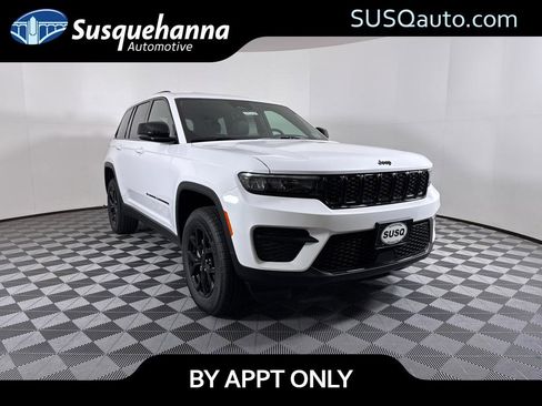 New 2025 Jeep Grand Cherokee Altitude image 1