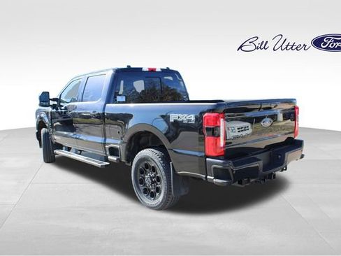 New 2026 Ford F250 Lariat w/ Black Appearance Package image 4