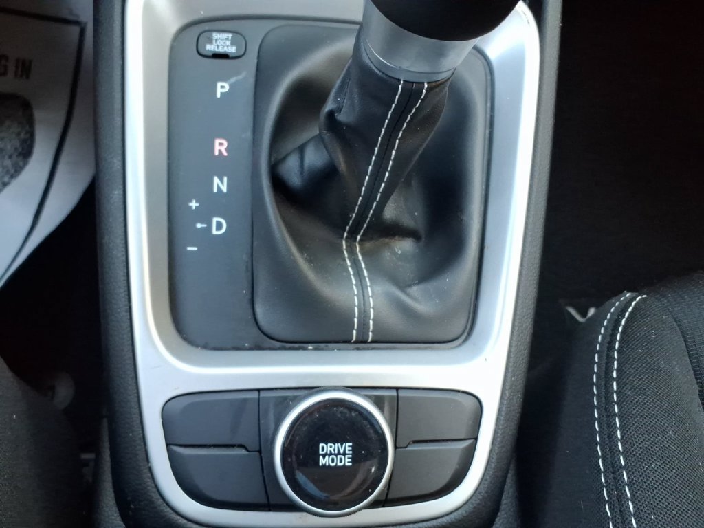 Used 2025 Hyundai Venue SEL FWD image 28