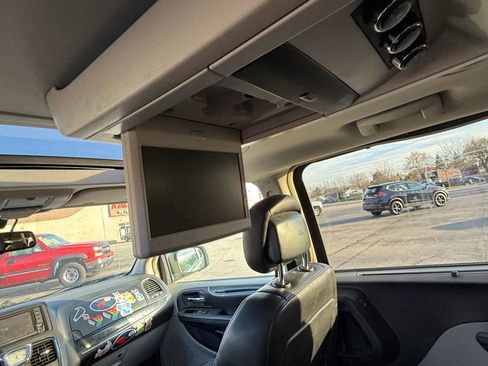 Used 2011 Chrysler Town & Country Touring-L w/ Entertainment Group #2 image 13