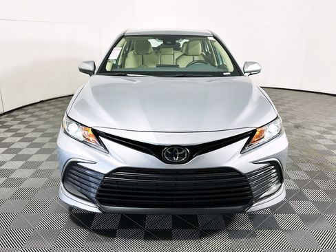 Used 2023 Toyota Camry LE image 7
