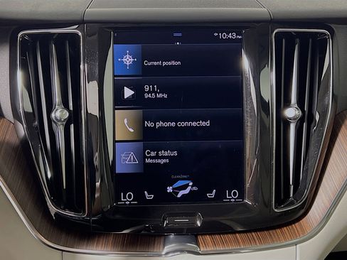 Used 2021 Volvo XC60 T5 Momentum image 27