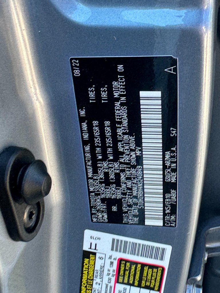 Used 2022 Toyota Highlander XLE AWD/4WD image 33