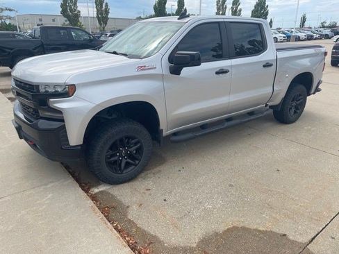 Used 2020 Chevrolet Silverado 1500 LT Trail Boss AWD/4WD image 2