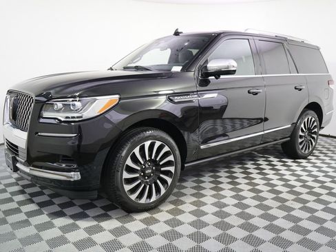 Used 2024 Lincoln Navigator Black Label AWD/4WD image 2