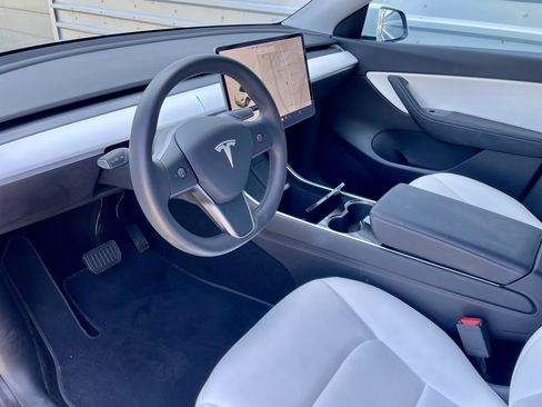 Used 2020 Tesla Model Y Long Range AWD/4WD image 15