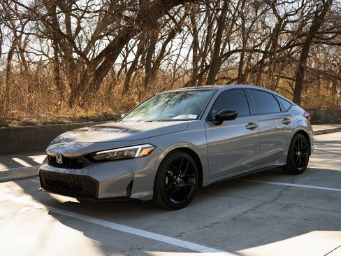 Used 2025 Honda Civic Sport image 5