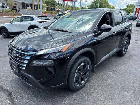 Certified 2026 Nissan Rogue SV AWD/4WD image 3