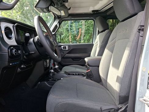 Used 2024 Jeep Wrangler Unlimited Sahara AWD/4WD image 14