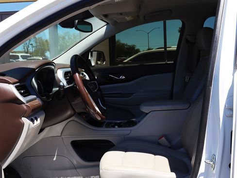 Used 2020 GMC Acadia SLT w/ LPO, Cargo Package FWD image 39