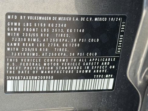 Used 2024 Volkswagen Tiguan Wolfsburg Edition image 44