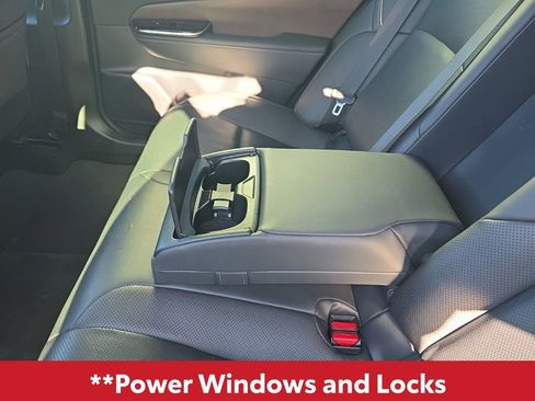 Used 2024 Toyota Crown Limited image 17