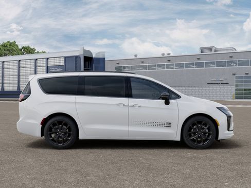 New 2027 Chrysler Pacifica Select AWD/4WD image 46