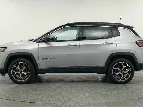 Used 2025 Jeep Compass Limited image 5
