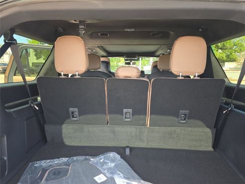 New 2026 Lincoln Navigator L Black Label AWD/4WD image 11