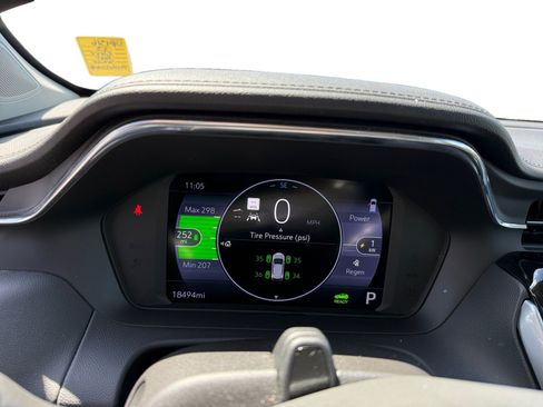 Used 2023 Chevrolet Bolt EUV Premier w/ Sun & Sound Package FWD image 11