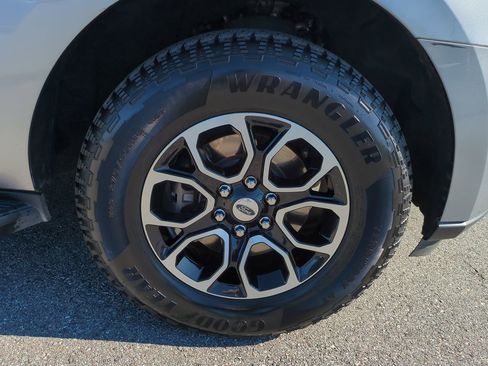 Used 2024 Ford Expedition Max XLT image 11