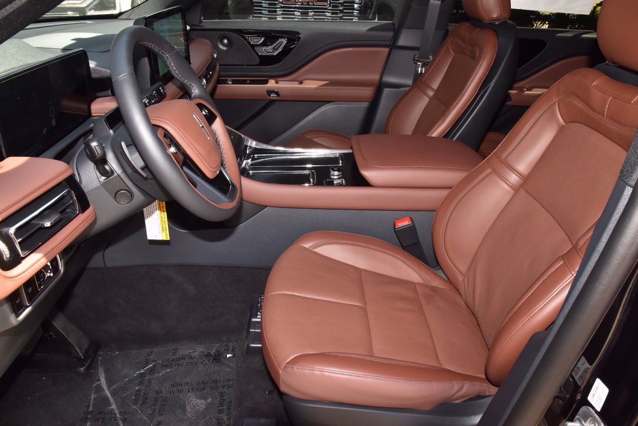 New 2026 Lincoln Aviator Reserve AWD/4WD image 13