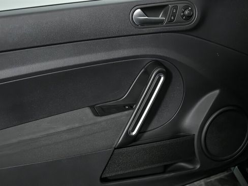 Used 2018 Volkswagen Beetle 2.0T S image 15