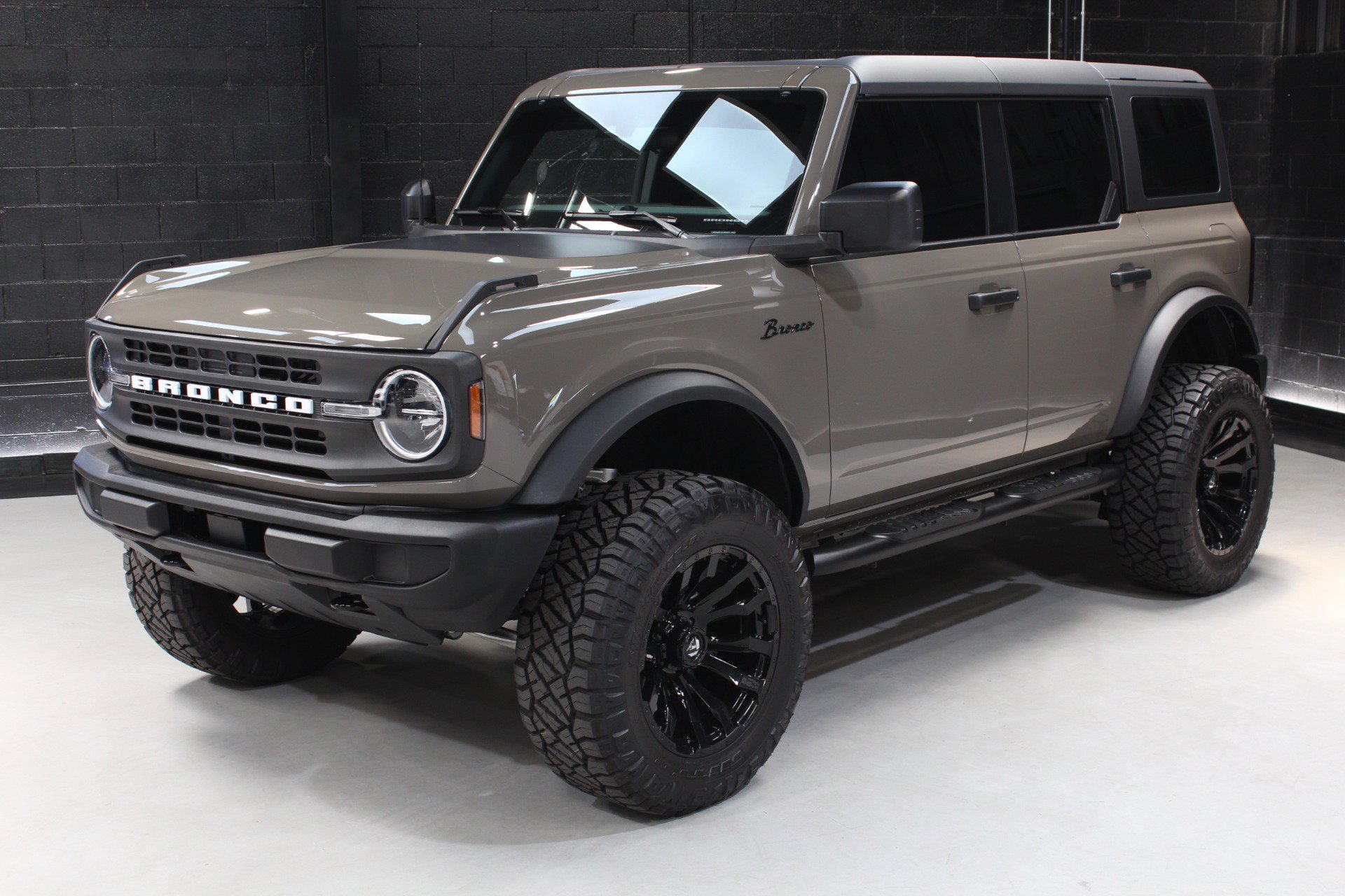 Used 2025 Ford Bronco 4-Door AWD/4WD image 13