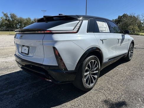 New 2026 Cadillac Lyriq Sport image 5