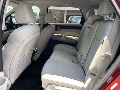 Used 2025 Kia Sorento S w/ Panoramic Sunroof Package FWD image 19