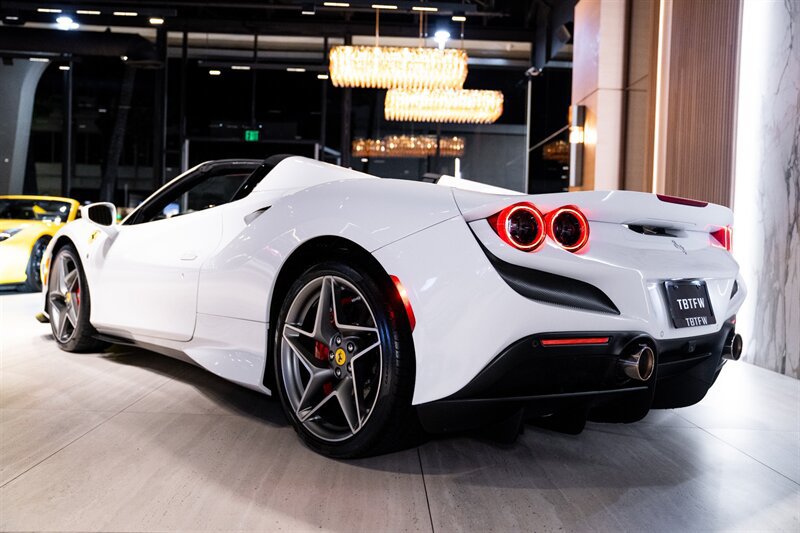 Used 2021 Ferrari F8 Tributo RWD image 27
