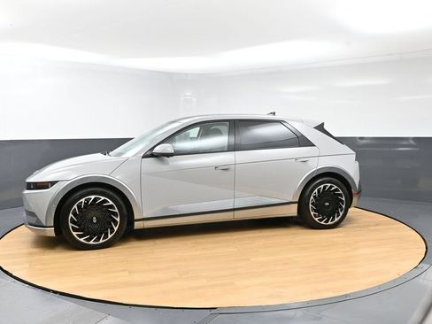 Used 2022 Hyundai Ioniq 5 Limited AWD/4WD image 5