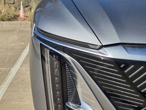 Certified 2025 Cadillac Lyriq Luxury image 7