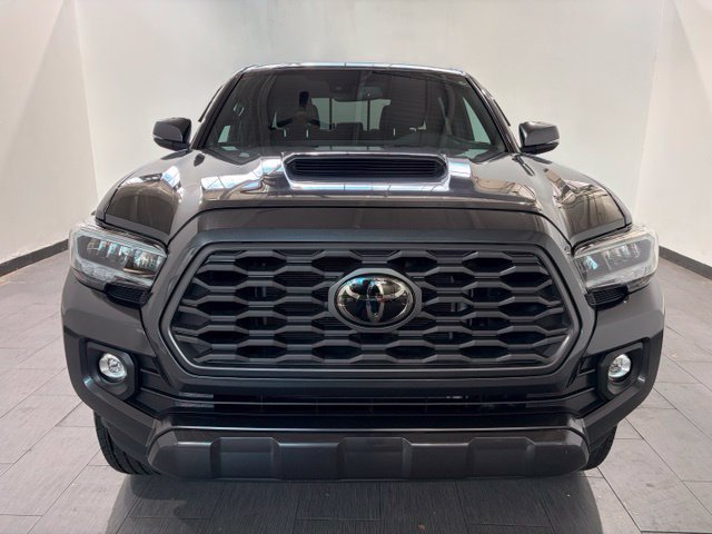 Used 2021 Toyota Tacoma TRD Sport w/ TRD Premium Sport Package AWD/4WD image 8
