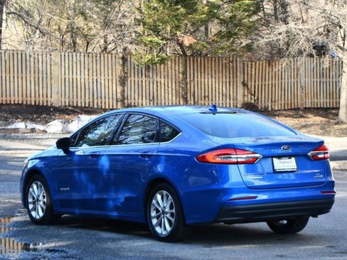 Used 2019 Ford Fusion SE image 4
