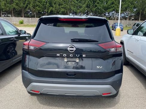 Used 2023 Nissan Rogue SV FWD image 12