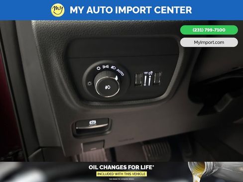 Used 2025 Jeep Grand Cherokee Limited w/ Black Appearance Package image 15