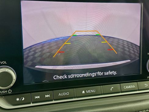 Used 2023 Nissan Rogue SV image 22