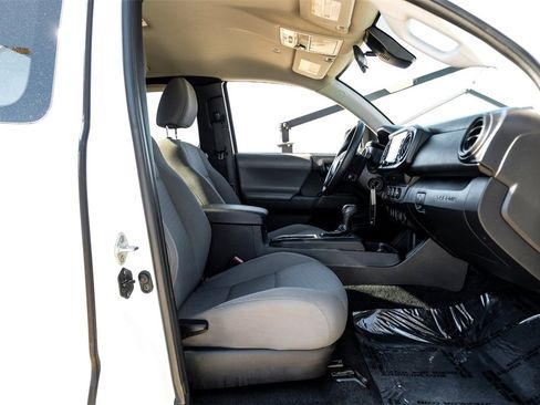 Used 2021 Toyota Tacoma SR image 31