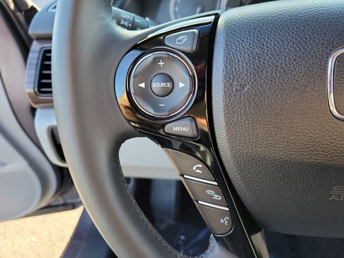 Used 2016 Honda Accord EX-L image 18