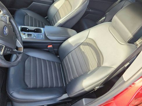 Used 2018 Ford Fusion SE w/ Equipment Group 201A image 10